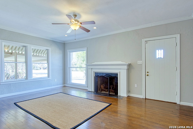 Image 8 of 39 For 204 Lovera Blvd