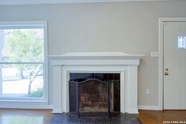 Image 9 of 39 For 204 Lovera Blvd