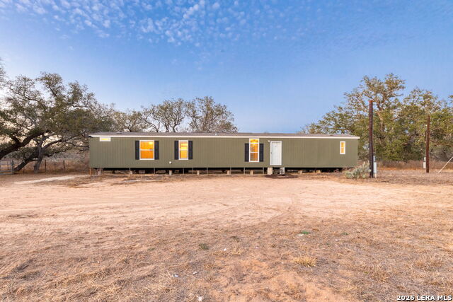 Image 27 of 67 For 2383 Tomblin