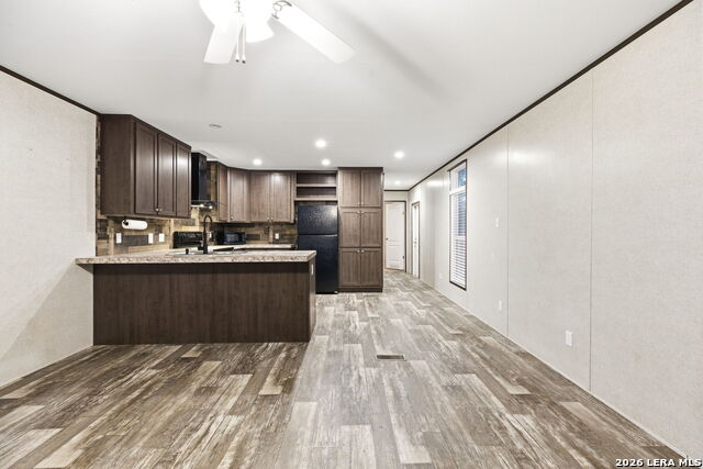 Image 29 of 67 For 2383 Tomblin