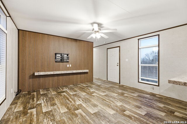 Image 33 of 67 For 2383 Tomblin