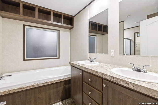 Image 40 of 67 For 2383 Tomblin