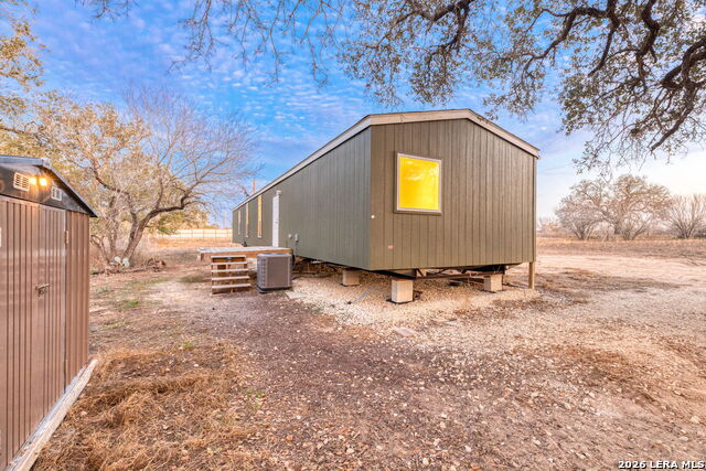 Image 45 of 67 For 2383 Tomblin