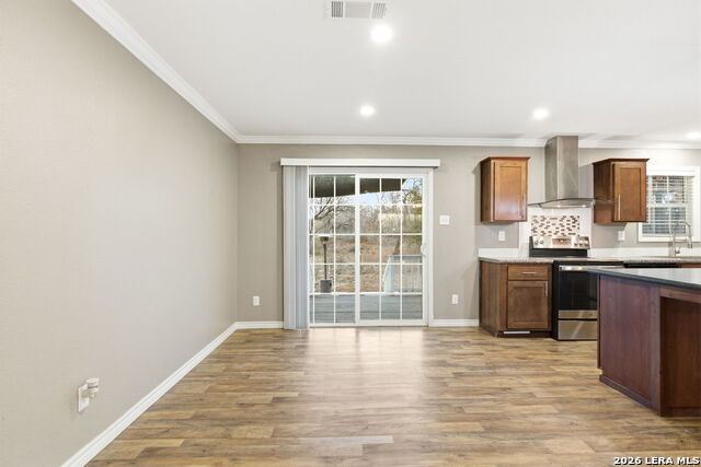 Image 9 of 67 For 2383 Tomblin