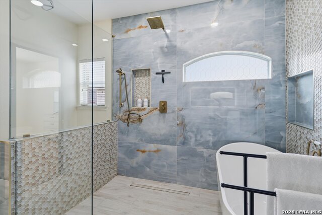 Image 23 of 33 For 9218 Tay Dr  