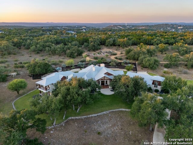 Listing photo id 100 for 1043 Twin River