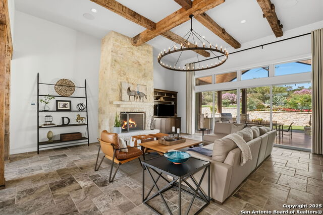 Listing photo id 15 for 1043 Twin River