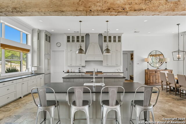 Listing photo id 17 for 1043 Twin River