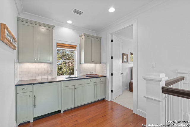 Listing photo id 52 for 1043 Twin River
