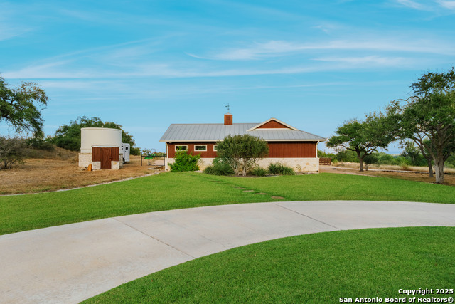 Listing photo id 73 for 1043 Twin River