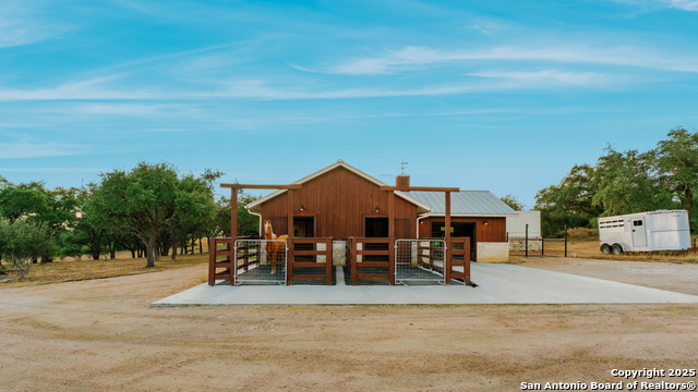 Listing photo id 78 for 1043 Twin River