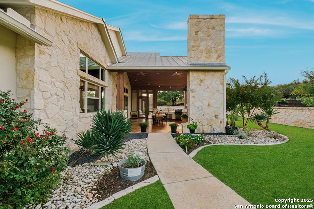 Listing photo id 84 for 1043 Twin River
