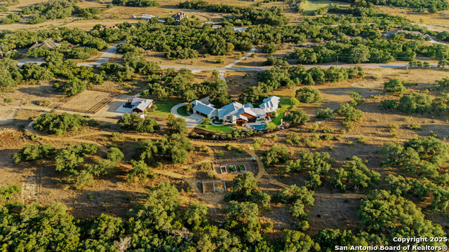 Listing photo id 94 for 1043 Twin River