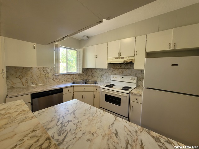 Image 17 of 24 For 521-523 Southtrail Drive