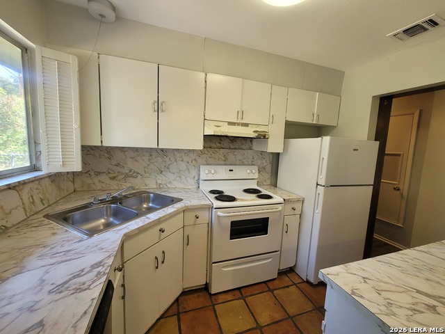 Image 18 of 24 For 521-523 Southtrail Drive