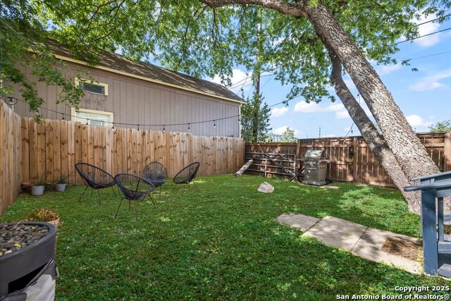 Image 17 of 46 For 302 Lamar  