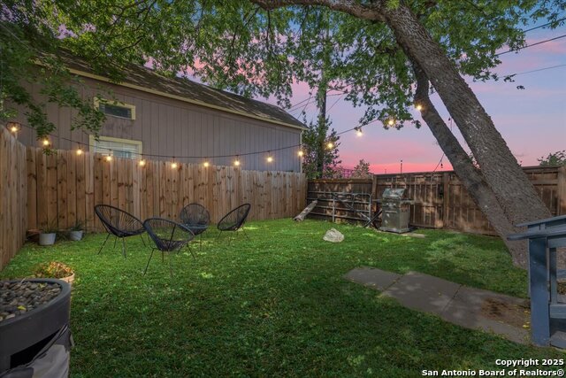 Image 18 of 46 For 302 Lamar  