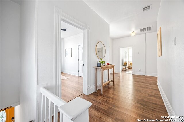 Image 23 of 46 For 302 Lamar  