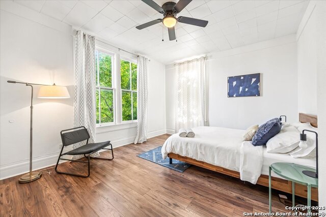 Image 32 of 46 For 302 Lamar  