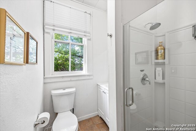 Image 35 of 46 For 302 Lamar  