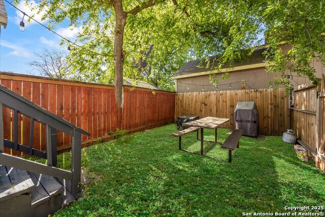 Image 41 of 46 For 302 Lamar  