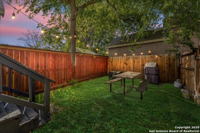 Image 42 of 46 For 302 Lamar  