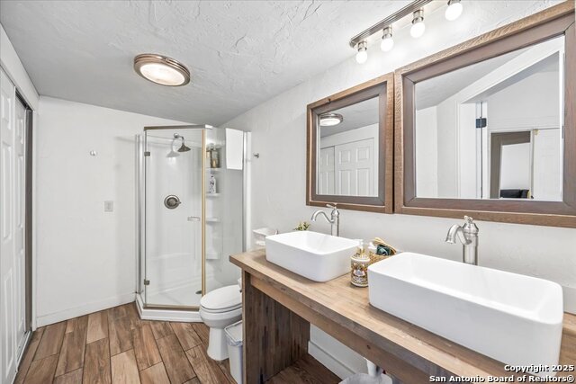 Image 7 of 46 For 302 Lamar  