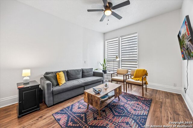 Image 8 of 46 For 302 Lamar  