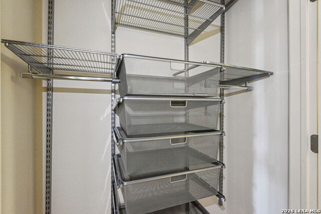 Image 13 of 20 For 11520 Huebner  504