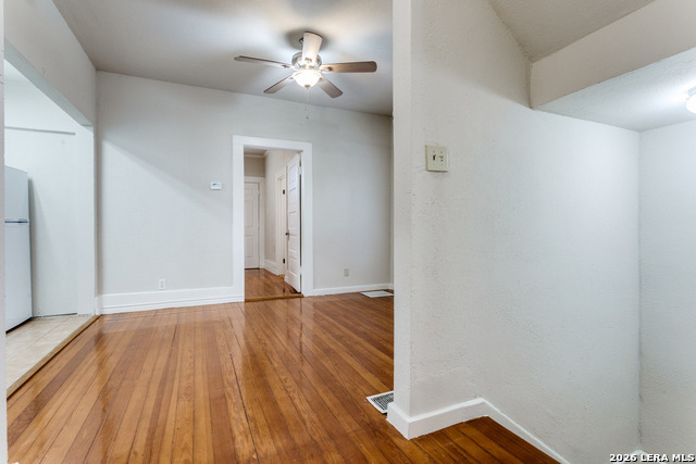 Image 3 of 13 For 130 Craig E