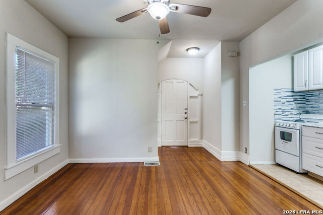 Image 7 of 13 For 130 Craig E