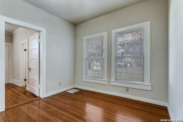 Image 8 of 13 For 130 Craig E