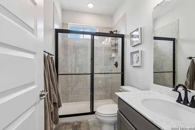 Listing photo id 24 for 156 Moon  
