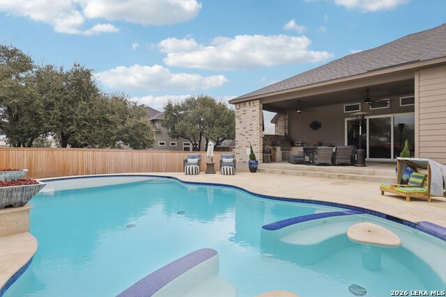Listing photo id 38 for 156 Moon  