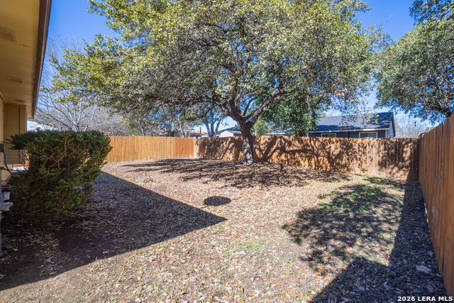 Listing photo id 16 for 9519 Brook Green