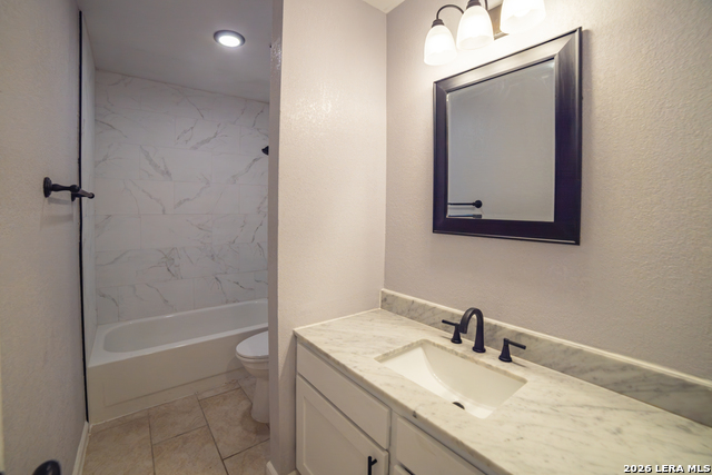 Listing photo id 2 for 9519 Brook Green