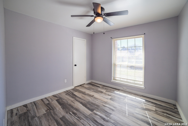 Listing photo id 3 for 9519 Brook Green