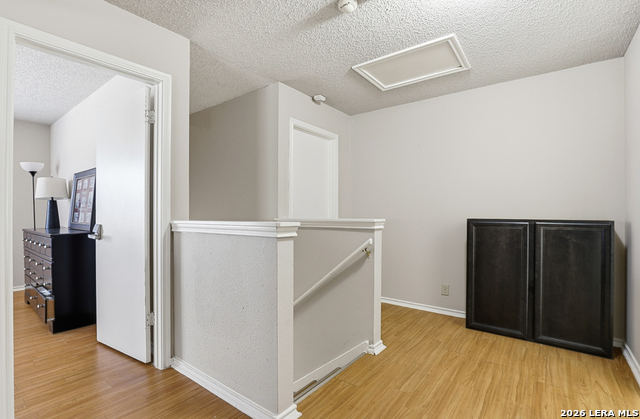 Image 19 of 20 For 9918 Kelton Dr