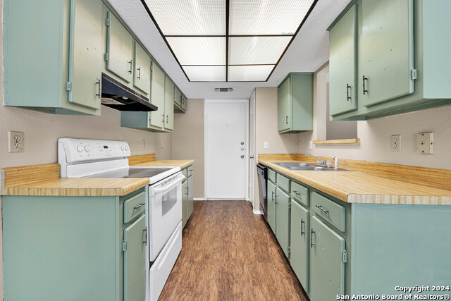 Image 4 of 14 For 6427 Ridge Place