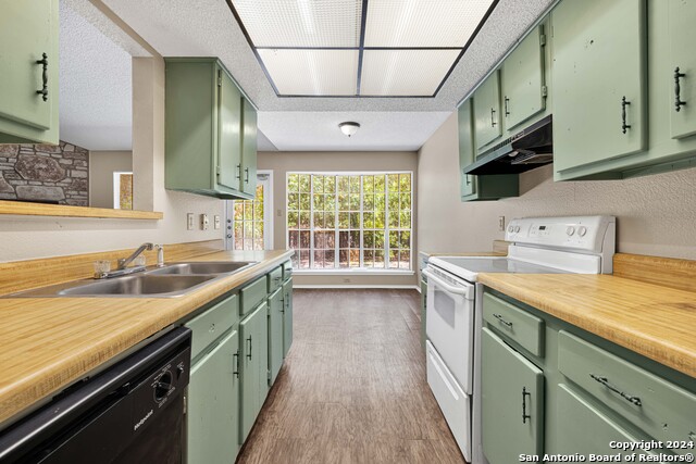 Image 5 of 14 For 6427 Ridge Place