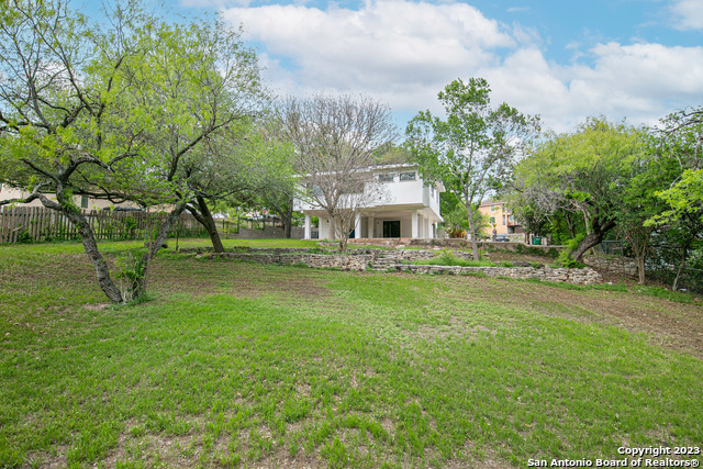 Image 31 of 32 For 568 Quill Dr W