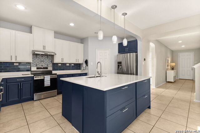 Image 6 of 26 For 10919 Almond Crest