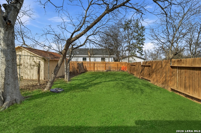 Image 15 of 18 For 411 Canton  