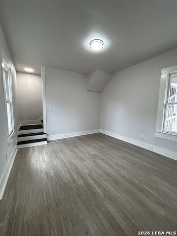 Image 11 of 14 For 329 Hot Wells  R