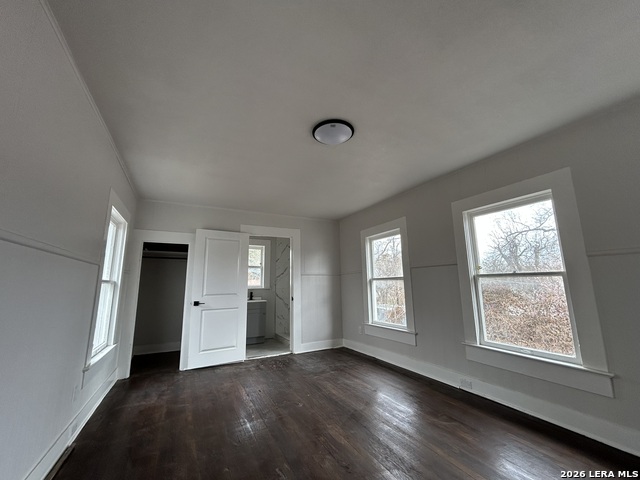 Image 4 of 14 For 329 Hot Wells  R