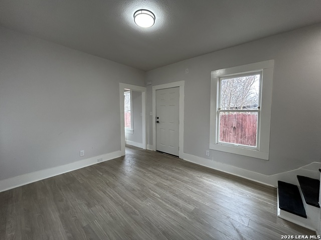 Image 5 of 14 For 329 Hot Wells  R