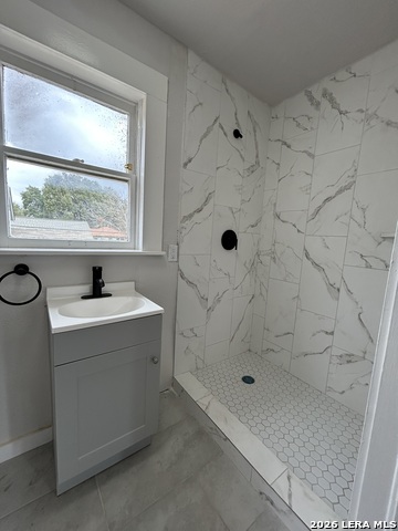 Image 9 of 14 For 329 Hot Wells  R