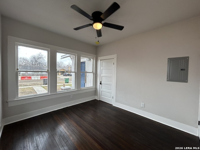 Image 10 of 28 For 329 Hot Wells  Front Unit