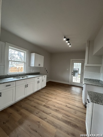 Image 24 of 28 For 329 Hot Wells  Front Unit