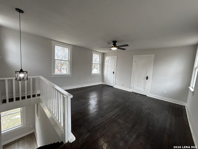 Image 14 of 17 For 329 Hot Wells